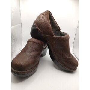 Ariat Womens Brown Leather Clogs Size 6 B Work Shoes Embossed